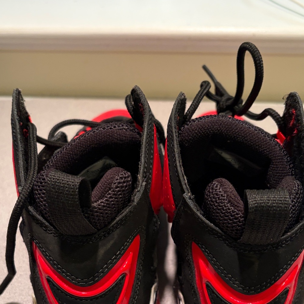 Jordan Kids Black and Red Sneakers - Picture 6 of 7